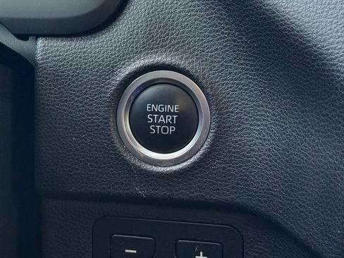 Used 2022 Toyota Tundra SR5 w/ SR5 Premium Package image 24