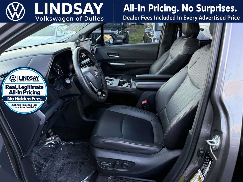 Used 2022 Toyota Sienna XSE w/ XSE Plus Package FWD image 14