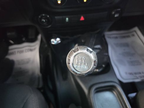 Used 2015 Jeep Wrangler Sport w/ Quick Order Package 23S AWD/4WD image 21