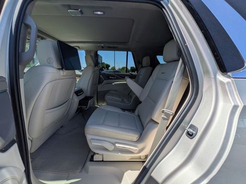 Used 2021 Cadillac Escalade Premium Luxury Platinum AWD/4WD image 29