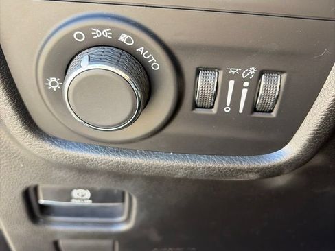 Used 2021 Jeep Grand Cherokee L Laredo AWD/4WD image 12
