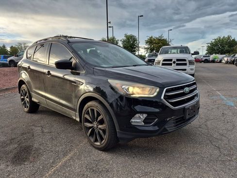 Used 2017 Ford Escape SE w/ Equipment Group 201A AWD/4WD image 3