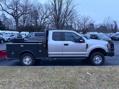 Used 2022 Ford F250 XL w/ Power Equipment Group image 10