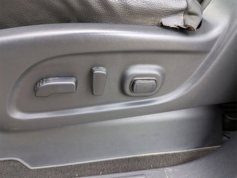 Used 2020 Nissan Titan PRO-4X w/ Pro-4x Convenience Package image 16