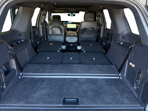 Used 2025 Ford Expedition Platinum w/ Stealth Appearance Package AWD/4WD image 30