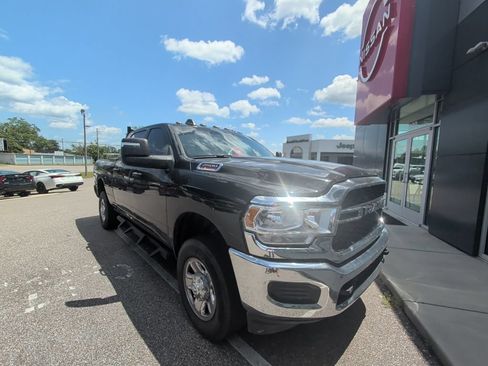 Used 2024 RAM 2500 Tradesman w/ Chrome Appearance Group AWD/4WD image 3