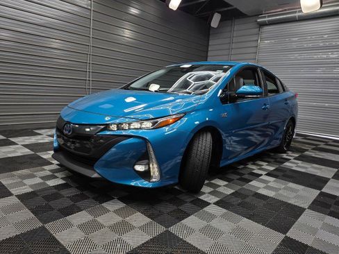 Used 2017 Toyota Prius Prime Premium FWD image 41