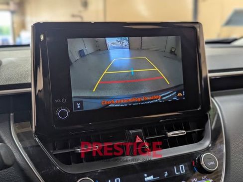 Used 2024 Toyota Corolla Cross XLE image 19