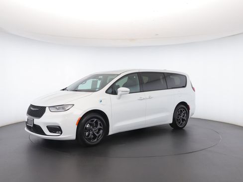 Used 2022 Chrysler Pacifica Touring-L w/ S Appearance Package image 48