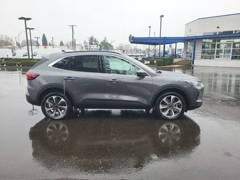 Certified 2024 Ford Escape Platinum image 9