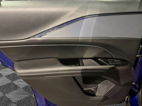 Used 2024 Cadillac Lyriq Tech image 21