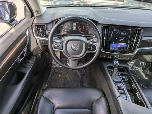 Used 2017 Volvo S90 T5 Momentum w/ Convenience Package image 16