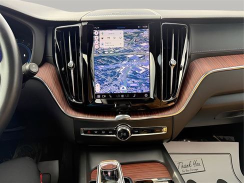 Used 2023 Volvo XC60 B5 Ultimate w/ Protection Package Premier image 20