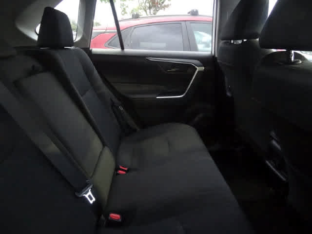 Used 2025 Toyota RAV4 LE AWD/4WD image 9