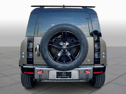 Used 2021 Land Rover Defender 110 X image 4