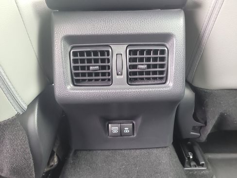 Used 2025 Toyota Camry SE image 15