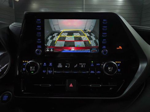 Used 2020 Toyota Highlander Limited image 28