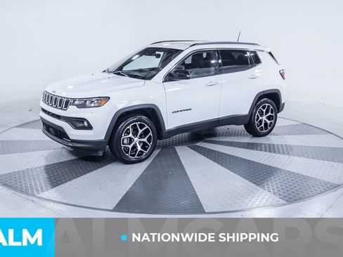 Used 2024 Jeep Compass Latitude AWD/4WD image 2