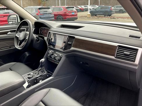 Used 2023 Volkswagen Atlas SE image 14