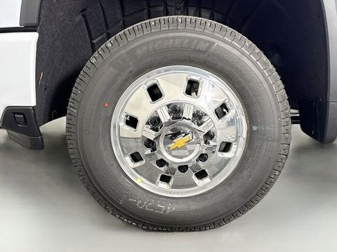 New 2026 Chevrolet Silverado 3500 High Country w/ High Country Premium Package image 32