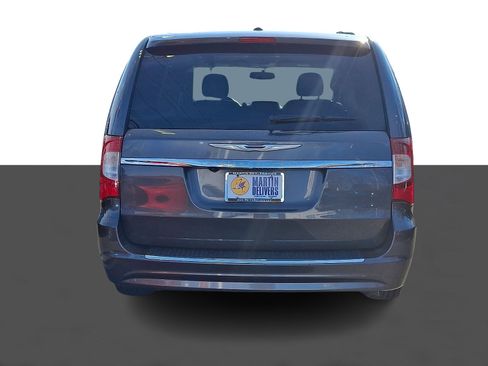 Used 2016 Chrysler Town & Country Touring w/ Driver Convenience Group image 5