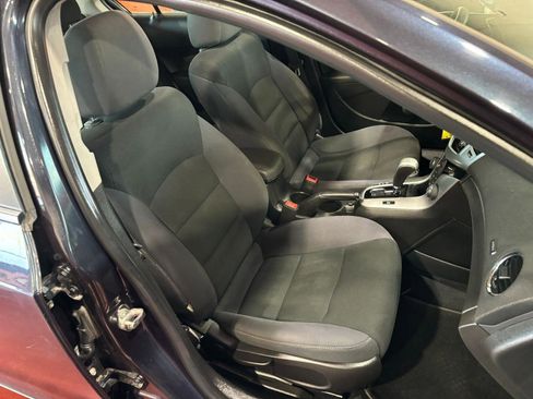 Used 2015 Chevrolet Cruze LT w/ Sun And Sound Package image 17