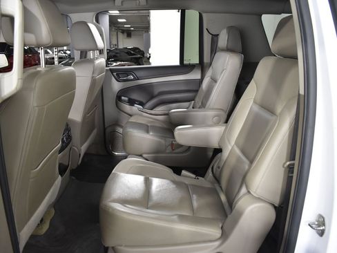 Used 2017 Chevrolet Suburban LT w/ LT Signature Package image 12