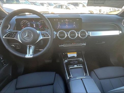New 2026 Mercedes-Benz GLB 250 4MATIC image 5