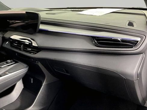 Used 2025 Buick Enclave Preferred FWD image 26