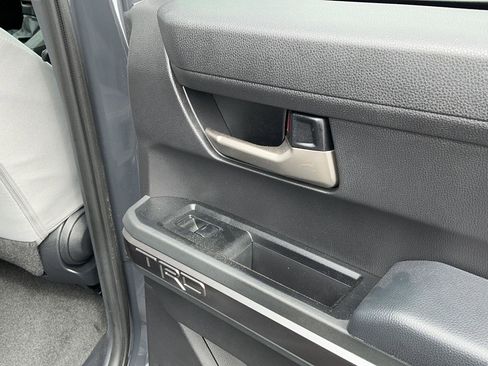 Used 2024 Toyota Tacoma TRD Off-Road image 30