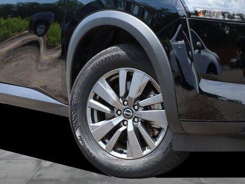 Used 2025 Nissan Pathfinder SV AWD/4WD image 3