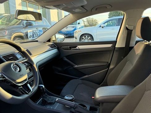 Used 2016 Volkswagen Passat 1.8T S image 4