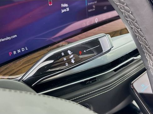 Used 2025 Cadillac Escalade Sport Platinum w/ LPO, Floor Liner Package AWD/4WD image 19