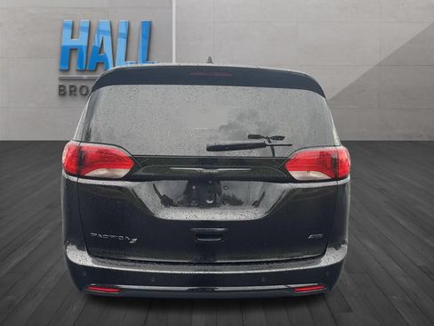 Used 2020 Chrysler Pacifica Touring-L AWD/4WD image 4