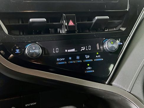 Used 2022 Toyota Camry SE FWD image 26