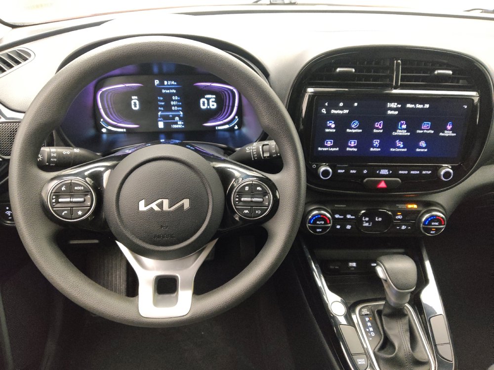 Used 2024 Kia Soul S FWD image 22