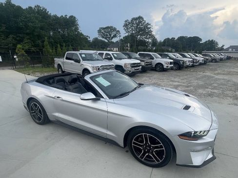 Used 2018 Ford Mustang Premium RWD image 13