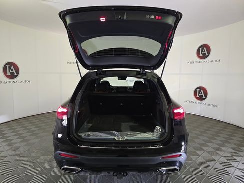 Used 2025 Mercedes-Benz GLC 300 4MATIC image 9