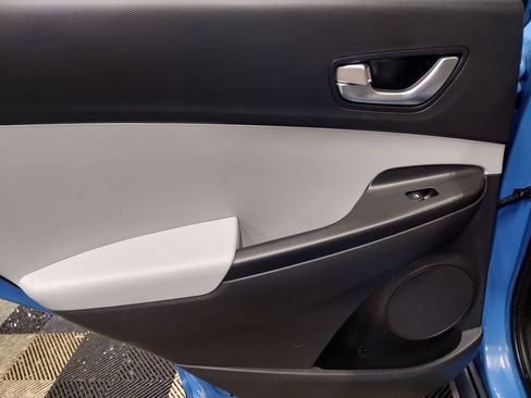 Certified 2022 Hyundai Kona SEL w/ Convenience Package image 18