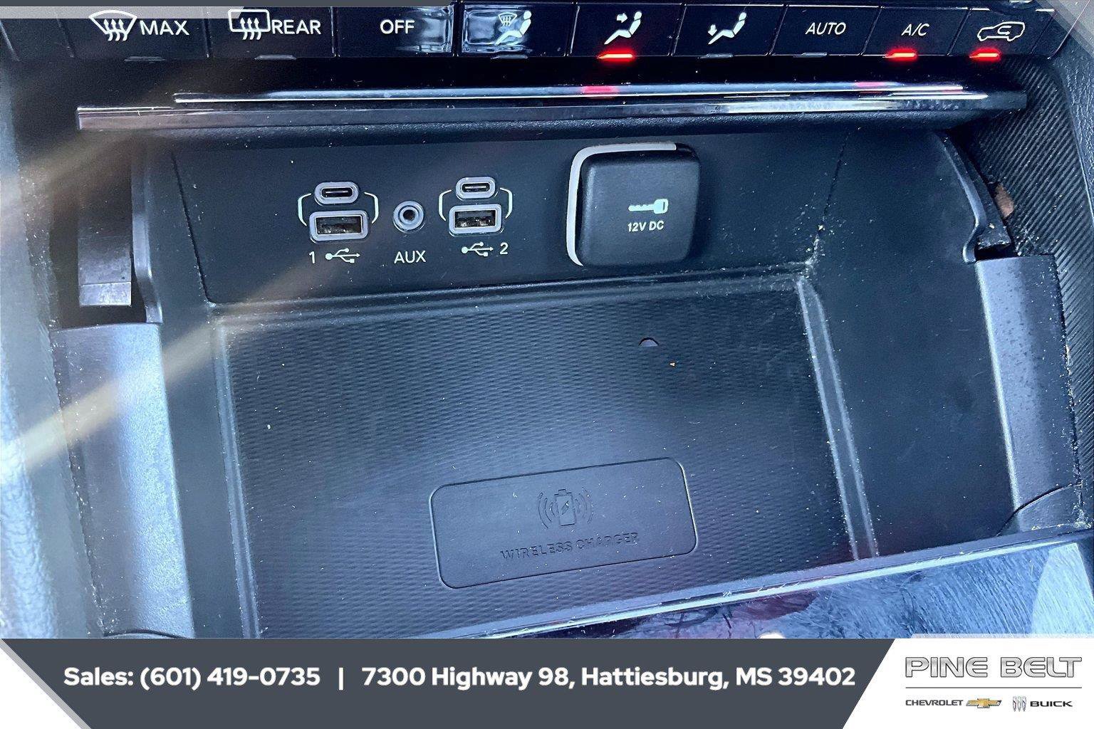 Used 2025 Jeep Grand Cherokee Altitude AWD/4WD image 24