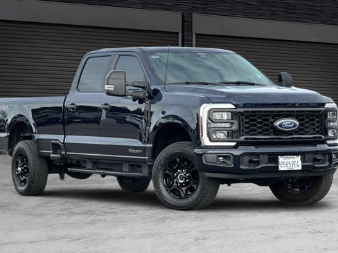 Used 2024 Ford F250 XL w/ STX Appearance Package image 2