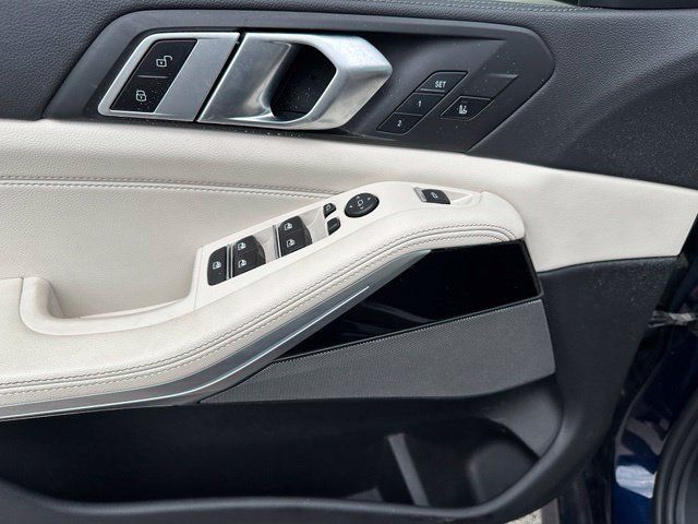 Used 2022 BMW X5 M50i AWD/4WD image 21