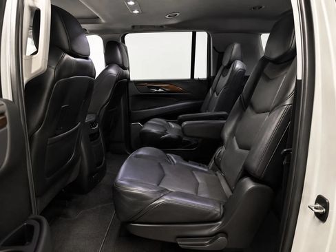 Used 2020 Cadillac Escalade ESV Luxury RWD image 30