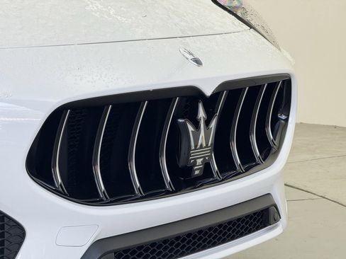 New 2025 Maserati Grecale GT image 27