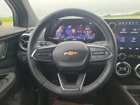 Used 2024 Chevrolet Blazer EV LT AWD/4WD image 30