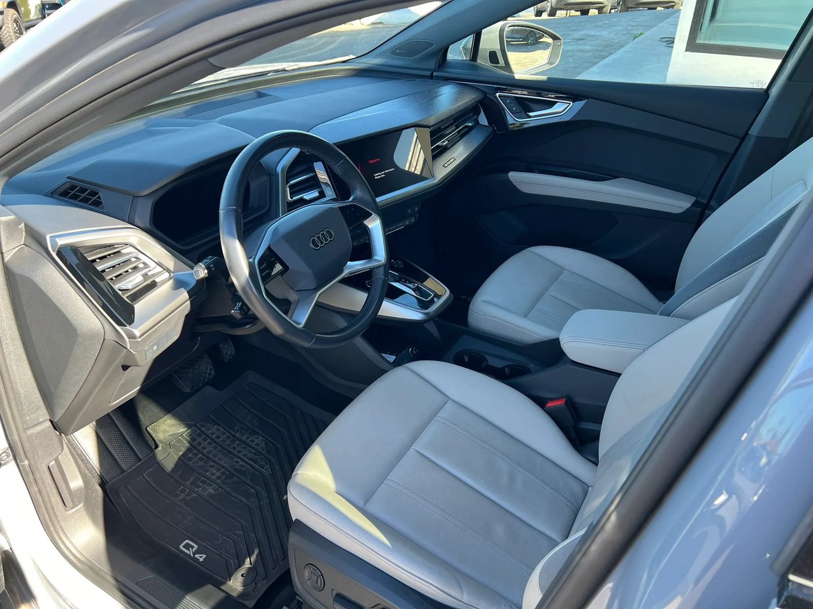 Used 2023 Audi Q4 e-tron Premium Plus AWD/4WD image 10