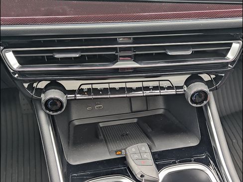 New 2026 Chevrolet Traverse RS w/ LPO, Floor Liner Package AWD/4WD image 26