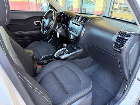 Used 2019 Kia Soul + image 23