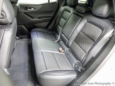 New 2026 Chevrolet Equinox LT w/ Convenience Package II image 10