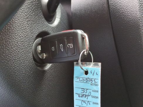 Used 2013 Volkswagen Jetta SE image 16